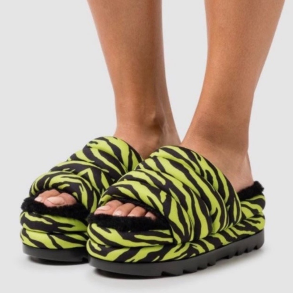 Ugg Maxi Platform Slides - Key Lime Tiger Print |… - image 3